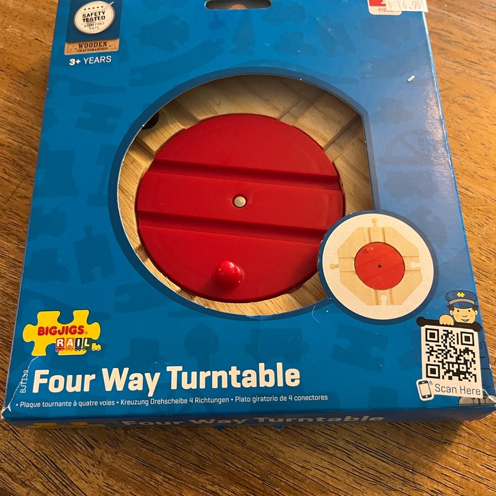 Train Track Four Way Turntable - Red Wheel